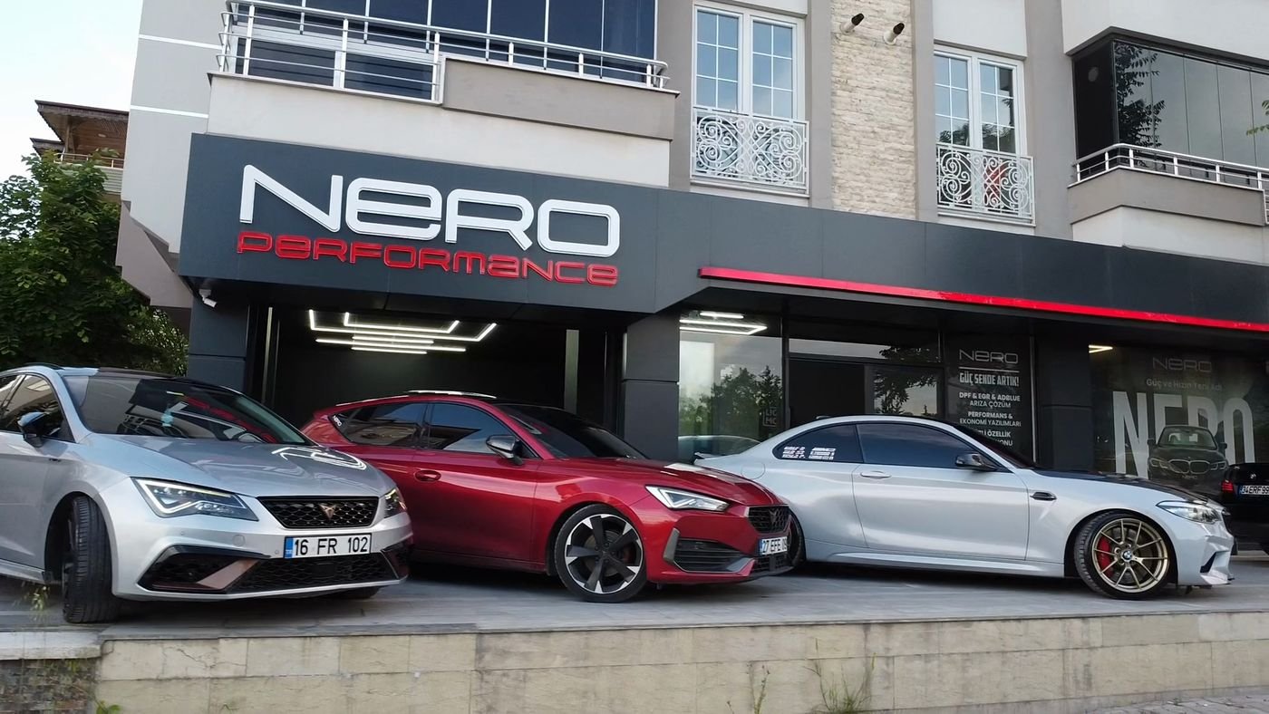 Мастерская Nero Performance Газиантеп — автомобили BMW и Cupra перед сервисом в Шехиткамиле